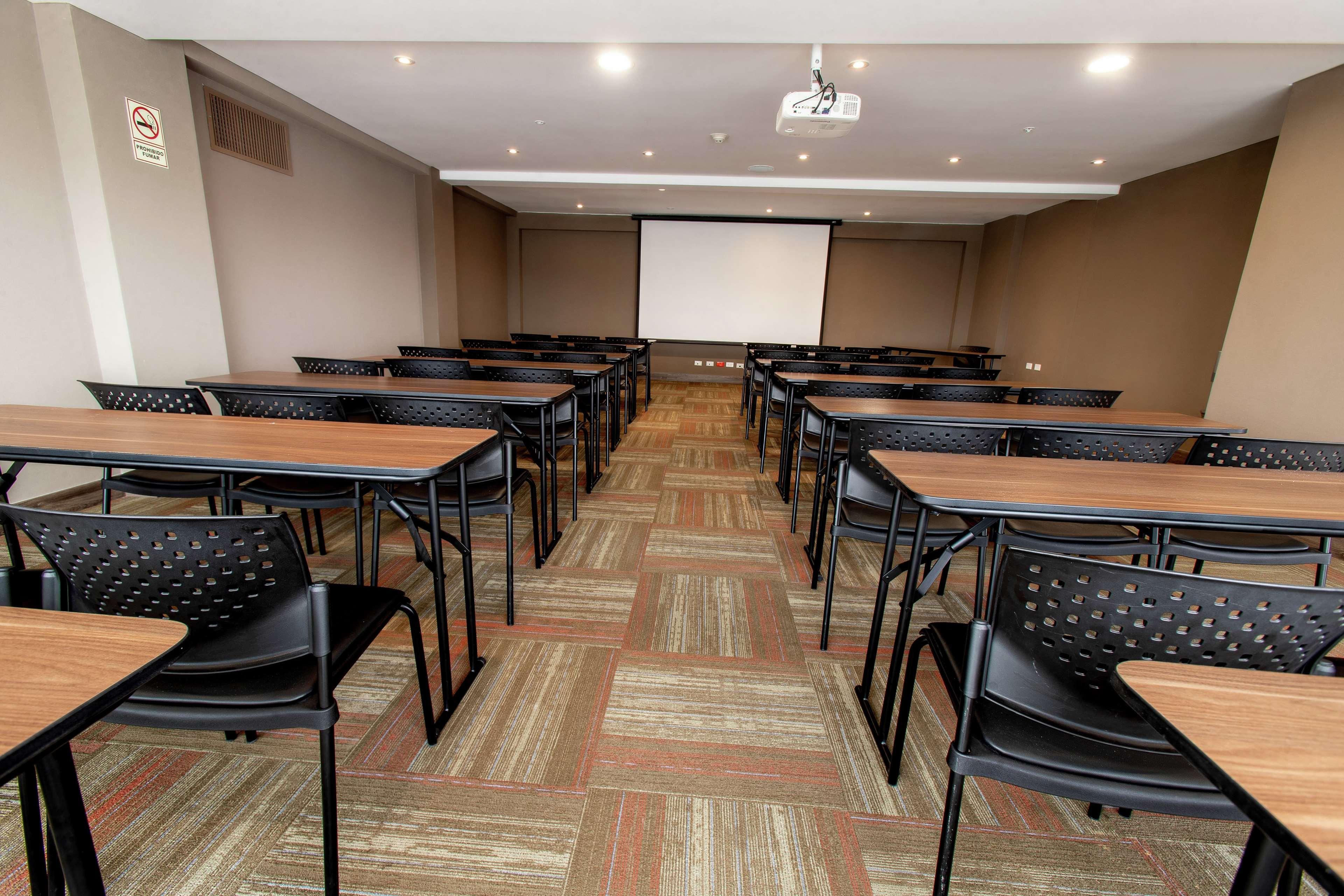 Hampton By Hilton Lima San Isidro Exterior foto
