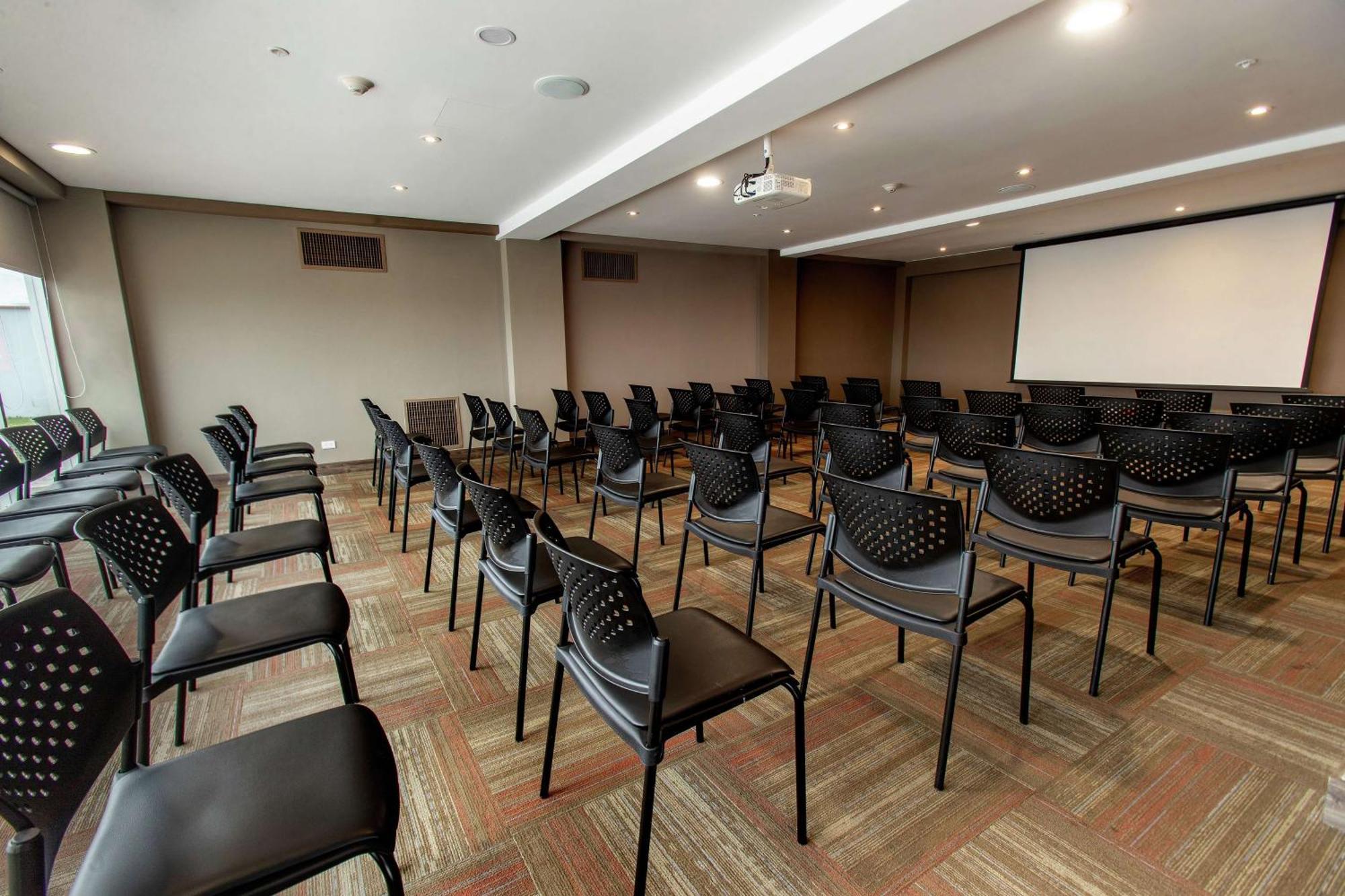 Hampton By Hilton Lima San Isidro Exterior foto